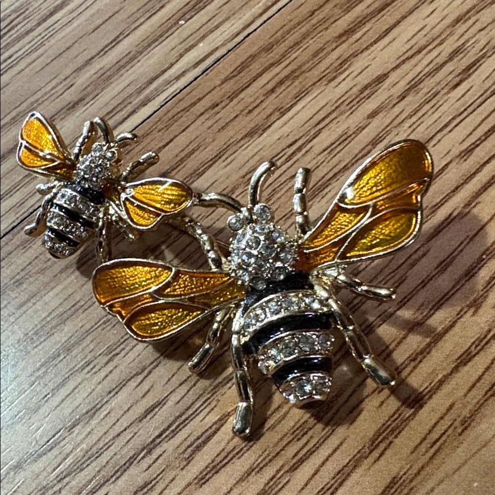 NAPIER VINTAGE BUMBLEBEE DUO RHINESTONE GOLD-TONE 2.5" BROOCH